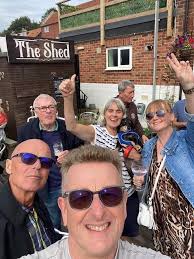 Almondbury Con Club‎