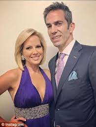 Shannon bream says that the very first job she did was to scrap the paint off window panes. Fox News Shannon Bream Reveals Battle With Genetic Eye Disease Daily Mail Online