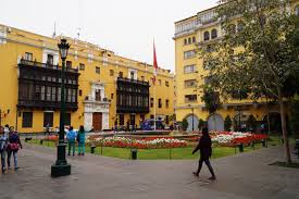 Make your lima flights and hotel reservations in advance and, when you are in the city, be prepared for the damp. File Plaza Peru Lima Jpg Wikipedia