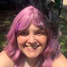 Lovely Witches out there...I need your help and guidance. I am at a total  loss. My relationship with my fiancé is falling to pieces. Faster than I  can catch them as they