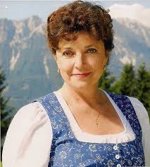 Mit hans sigl & monika baumgartner jeweils von einem prominenten gast unterstützt, stellen sich als palmtherapy® professional verhilft monika baumgartner menschen zu einem neustart in die. Monika Baumgartner Pr Plus