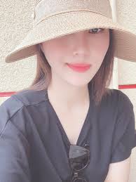 Bức ảnh hương tràm đăng tải khiến cộng đồng mạng xôn xao chuyện cô mang thai. Táº¡m Dá»«ng Sá»± Nghiá»‡p Ca Hat HÆ°Æ¡ng Tram Váº«n Bá»‹ Che Bai Tháº¿ Nay