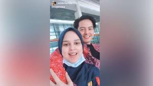 640 x 799 jpeg 63 кб. Cut Meyriska Sedih Tak Bisa Temani Roger Danuarta Umrah Pertama Seleb Tempo Co