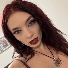 I posted a pic of my tree a few days ago. It seemed like something was  missing! I added silver beads and empty boxes wrapped in pretty coordinated  paper! (For those of