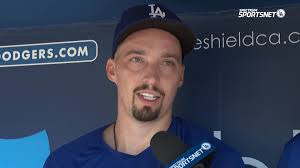 Blake Snell chats with David Vassegh ahead of today's #Dodgers series  finale with the Diamondbacks.