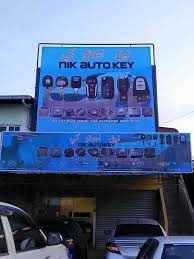 Dah tak payah paku dinding untuk gantung frame/jam/gambar/rak kunci/cermin/bakul berus gigi dan macam2 lg!!guna double tape viral je!!! Kedai Kunci Lundang Sebelah Balai Nik Autokey Sdn Bhd Facebook