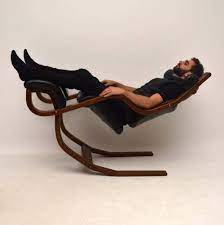 Gravity balans reclining chair by peter opsvik for stokke. Leather And Bentwood Gravity Balans Armchair By Peter Opsvik For Stokke At 1stdibs