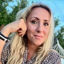 Which dentist is preferred at Chapin Smiles Dentistry?