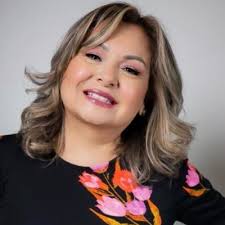 Yolanda Barreto's Instagram, Twitter & Facebook