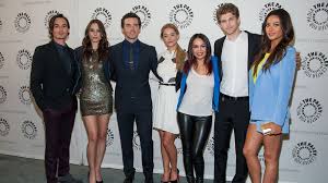 Staffel von pretty little liars. Pretty Little Liars 5 Staffel Und Ein Spin Off Promiflash De