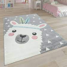 Getreu dem motto des unternehmens gute möbel günstig verkaufen profitieren die kunden von niedrigen discountpreisen. Teppich Kinderzimmer Grau 3 D Motiv Alpaka Design Real De