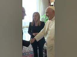Pope Francis met Italian Prime Minister Giorgia Meloni officially for the  first time in the Vatican - YouTube