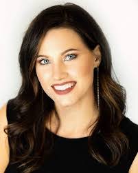 Emily Toole's Instagram, Twitter & Facebook