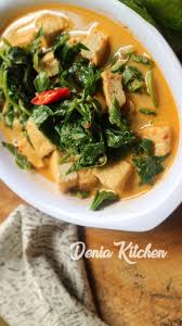 Sedikit tips untukmu, daun kelor ini akan terasa sedikit pahit, untuk mengatasinya rebus daun kelor. Gulai Daun Kacang Tolo Denia Kitchen