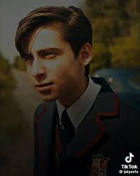 Bella Warren (warrenbella711)