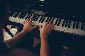 Hier kannst du lernen, wie man verstrahlt von marteria auf dem klavier spielt. Akkordfolgen Jetzt Akkorde Richtig Kombinieren Skoove