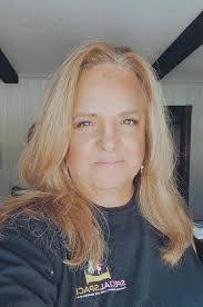 Linda Gartman's Instagram, Twitter & Facebook