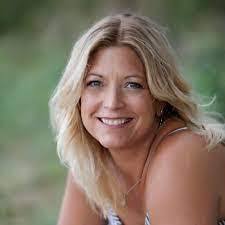 Kristin Kral's Instagram, Twitter & Facebook