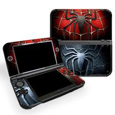 Tras 4 años en el mercado nintendo ha decidido lanzar la versión 2.0 de su producto estrella, mejorando la gran mayoría de carencias que tenía hasta ahora el sistema. Skin New Spiderman Para Nintendo 3ds Xl Pegatinas Nintendo New 3ds Xl Sosav Espana