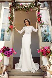 Kiss By A Rose A Modern Wedding Bridal Fashion Editorial Bridal Style Bridal Wedding Dresses
