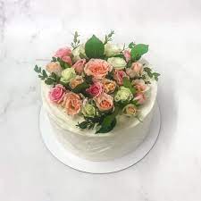 Торт с цветами живыми