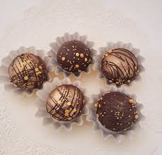 Golden Hot Cocoa Bombs Diy Hot Chocolate Christmas Hot Chocolate Hot Chocolate Drinks