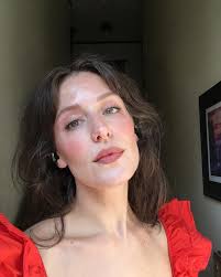 Tiffany Neilson's Instagram, Twitter & Facebook