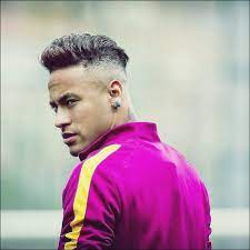 Die kurzen, weiß gefärbten, haare, die er noch vor einer woche bei der copa america trug, sind geschichte. 22 Beliebte Und Trendige Neymar Haarschnitt Inspirationen Frisur Ideen Neymar Jr Hairstyle Football Hairstyles Neymar Hairstyle 2017