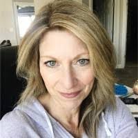 Lori Rausch's Instagram, Twitter & Facebook