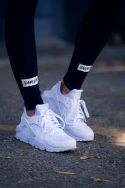 White Nike Sneakers For Women Nike Shoes For Women Nikeshoes White Nike Shoes Shoes Sneakers Nike Nike Shoes Uk