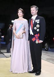 Ese momento en el que recibes una invitación para ir a una cena de gala, con un protocolo indicado de etiqueta. Despliegue De Realeza En La Cena De Gala Por La Entronizacion De Naruhito