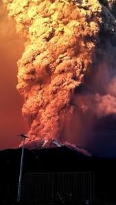 Chile S Calbuco Volcano Erupts After Four Decades Volcano Erupting Volcano Amazing Nature