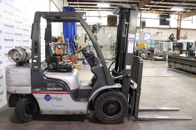 Nissan PL60 Forklift