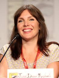 Kelime ve terimleri çevir ve farklı aksanlarda sesli dinleme. June Diane Raphael Wikipedia