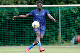 Aber ein sehr intelligenter, fokussierter typ, der genau weiß, was er bei der u21 des hsv hielt sich onana fortan fit, trainierte dort unter dem heutigen cotrainer hannes drews. Hsv Testet Ersten Neuzugang Beim U21 Auftakt