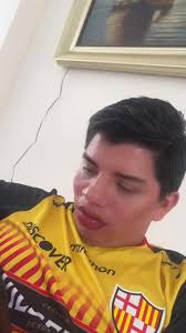 Vídeos de Michelle Cadena (@michellecadenag) con «buelbe a nacer zorra