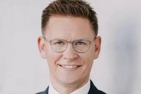 Promis“ haben viel Geduld mit der eigenen Frisur