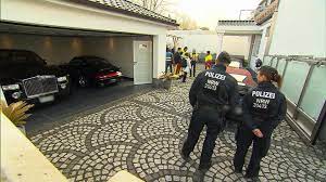 Алексей владимирович гоман) (born 12 september 1983, in murmansk) is a russian pop singer, composer and television presenter, who rose to popularity after winning the first season of narodny artist, the russian version of pop idol. Urteil Gegen Goman Clan In Koln Landen Die Betruger Endlich Im Knast