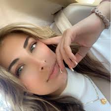 We are looking for a place to get my teenage daughter a haircut. Everywhere  we have been has given her an old lady mom haircut. Are there any that have  young people