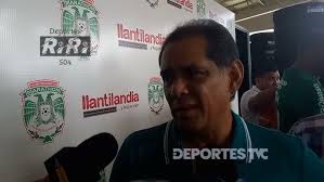 "No hay mucho futbolista hondureño disponible, por eso buscamos en el  extranjero": Rolando Peña.