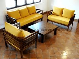 Kenyamanan ruang tamu hususnya produk set kursi tamu minimalis adalah salah satu tempat di rumah yang menjadi tempat duduk bersantai ketika ada pengunjung rumah untuk bersilaturrahmi. Set Kursi Tamu Minimalis Dudukan Kuning Ksi 60 Furniture Idaman