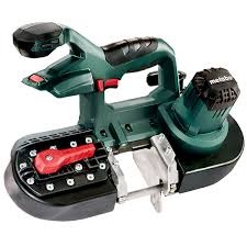 Avec une scie à métaux on peut couper une tringle à rideaux, une scie à bois permet de raccourcir des tablettes et un couteau tout usage est [. Metabo Scie A Ruban Metal 18v Solo Mbs18ltx 2 5 613022850 Scie A Ruban