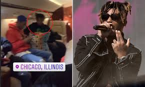 J'me suis sacrifié pour vous les mecs, j'ai écouté. Footage Of Juice Wrld Emerges Showing The Rapper On Board A Private Jet Before He Died Daily Mail Online