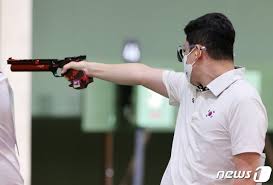 남자 10m 공기권총에선 올림픽에서 총 6개의 메달을 목에 건 진종오(서울시청)가 극적으로. Vgtnw9vn Jffym