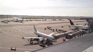 The airport's email is info@fraport.de. Besucherterrasse Flughafen Frankfurt Airport 2013 Teil 1 Youtube