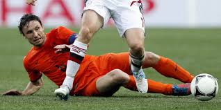 Aktuell betreuen rund 60 ehrenamtliche über 400 fußballer, darunter rund 300 jugendliche. Niederlandischer Fussball Intellektueller Holland Spielt Zynisch Taz De