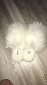 Faux fur footwear | browse all ugg® women's boots, slippers, sneakers, sandals, apparel and more. Plush White Fur Ugg Slippers Excellent Condition Runs A Half Size Smaller So Great For A Size 6 Or 6 1 2 Uggs Ugg Slippers Slippers