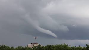 Tornádó magyarországon magyarország tornádó tuba videa. Video Tornado Debrecenben Es Rengeteg Eso De Mikor Jon A Nyar Esotanc Hu