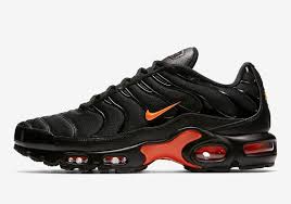 A Nike Air Max Plus In Vlone Colors Drops On May 17th Nike Air Max Nike Air Nike Air Max Plus