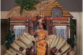 Official national costume reveal miss universe malaysia 2020 | francisca luhong james подробнее. Miss Universe Malaysia Lugs 45kg 3d Kampung As Part Of National Costume Coconuts Kl